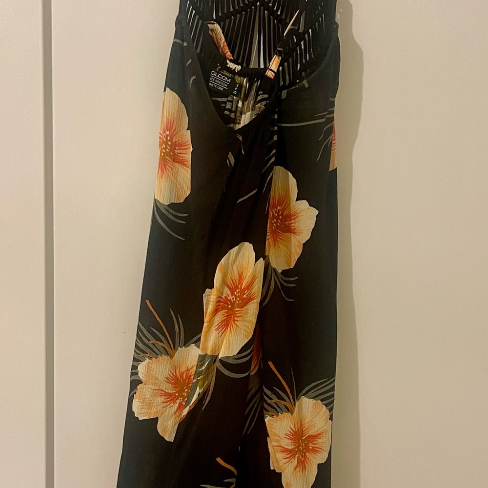 Volcom Beachy sundress - Picture 3 of 4